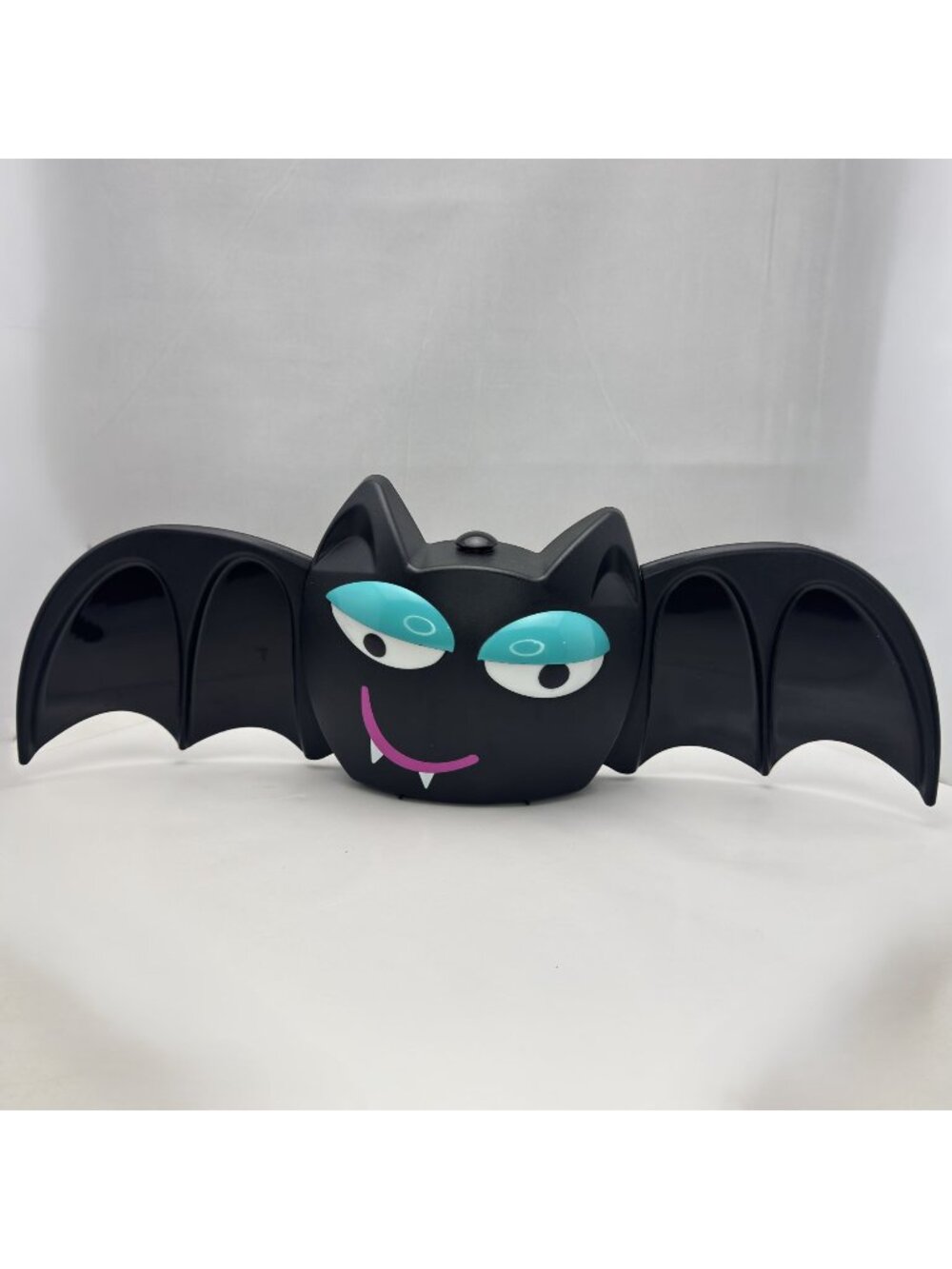 Hallmark Chatty Bat Halloween Wall Decor 18" Light Sound Moving Eyes Sings Works